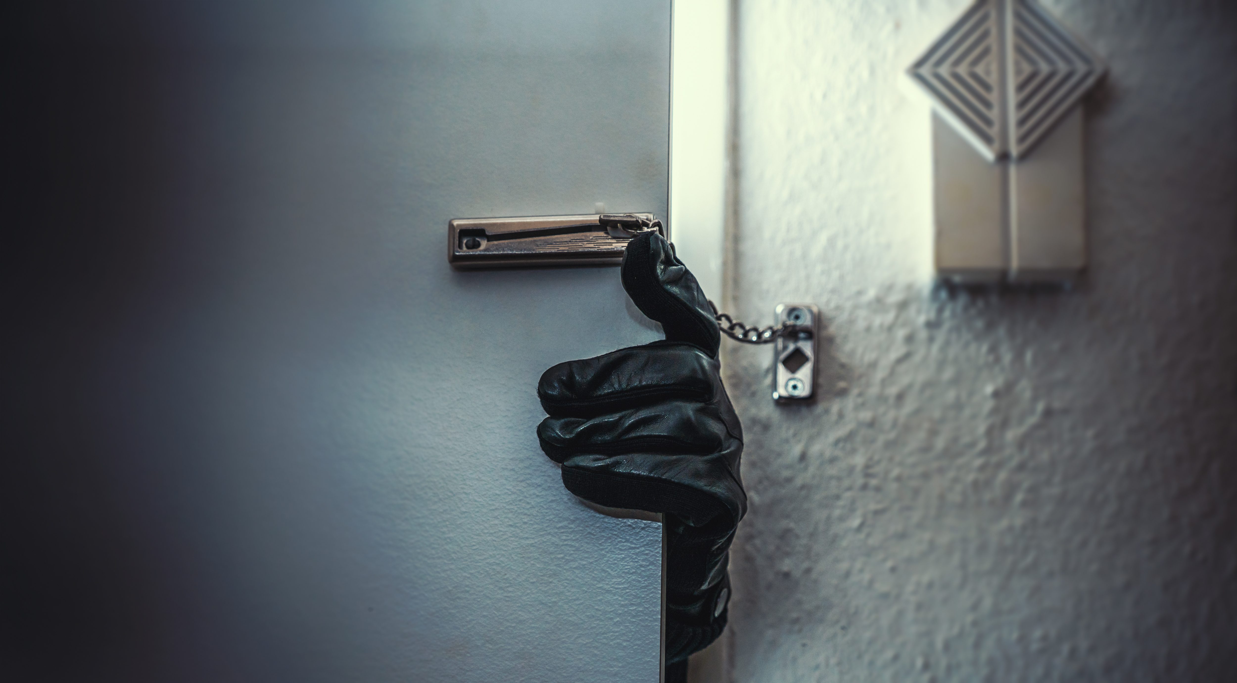 Gestire una violazione di dati Data Breach - Ladro che entra in casa